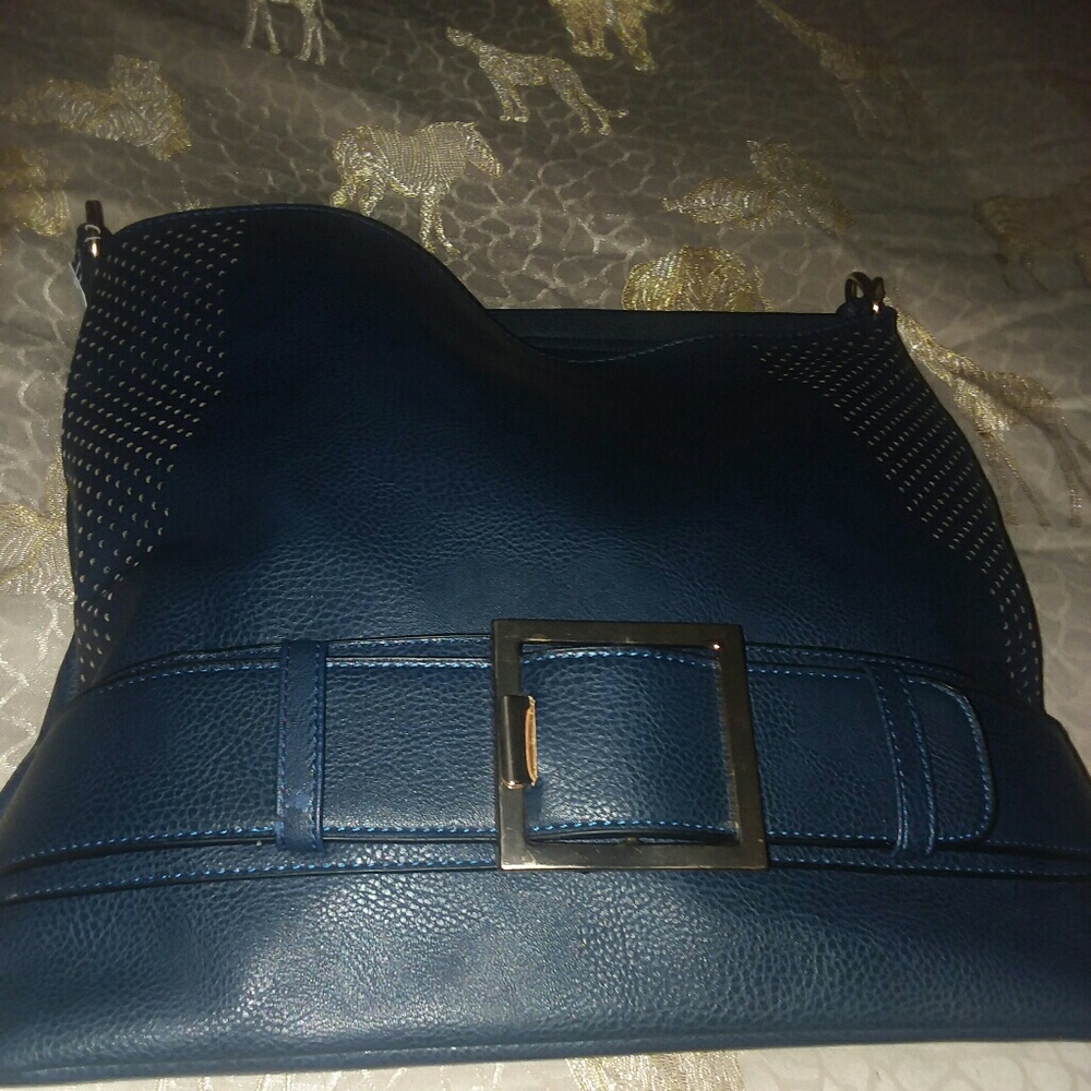 Purse - Picture 2 of 6